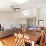 Unit 5 Rainbow Surf Modern Double Storey Townhouse With Large Shared Pool Close To Beach & Shop - Accommodation Adelaide 0