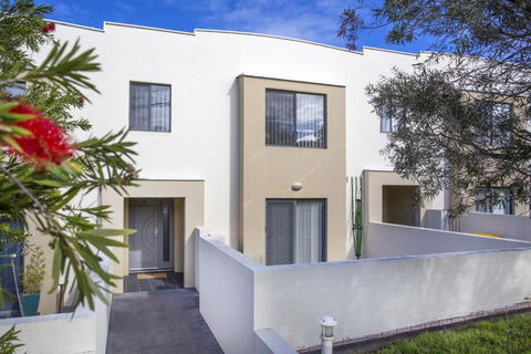 Dolphin Views Unit 5 Of 14 Dolphin St - Accommodation Adelaide 6