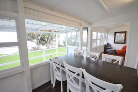 Golden Sands At Beachmere - Accommodation Adelaide 0
