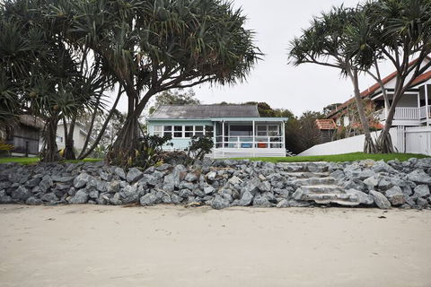 Golden Sands At Beachmere - Accommodation Adelaide 3