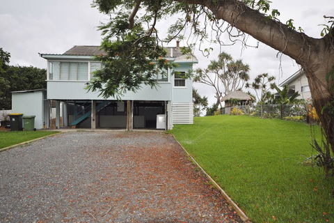 Golden Sands At Beachmere - Accommodation Adelaide 1