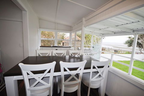 Golden Sands At Beachmere - Accommodation Adelaide 6