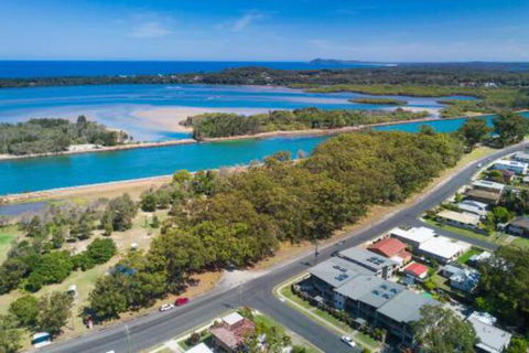 Suibhne Modern Unit Opposite River - Accommodation Adelaide 5
