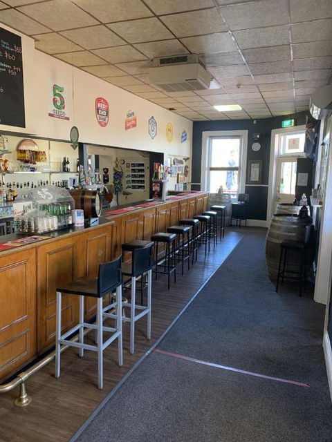 Commercial Hotel Morgan - Accommodation Adelaide 3