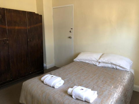 Commercial Hotel Morgan - Accommodation Adelaide 2
