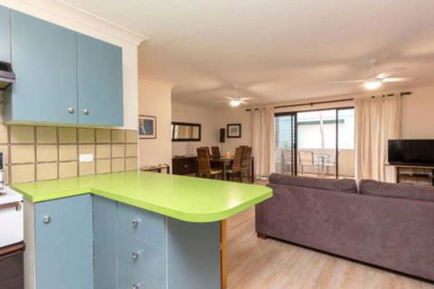Apartment With Inground Pool - Accommodation Adelaide 6