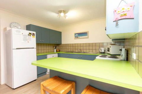 Apartment With Inground Pool - Accommodation Adelaide 4