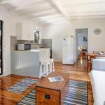 Enjoy The Soothing Sea Breeze - Accommodation Adelaide 0