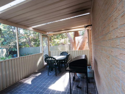 Four Bedroom Quality Townhouse - Accommodation Adelaide 6