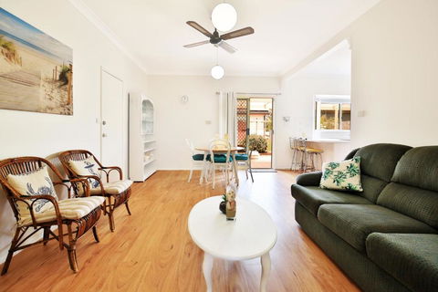 The Crescent Pet Friendly 1 Min To Beach - Accommodation Adelaide 6