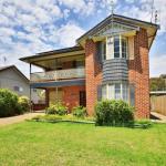 The Crescent Pet Friendly 1 Min To Beach - Accommodation Adelaide 0