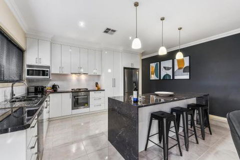 Accommodation On Lansell 2 - Accommodation Adelaide 2