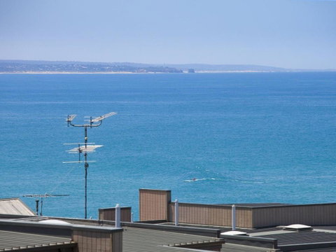 POINT GREY APARTMENT 14 The Point - Accommodation Adelaide 5