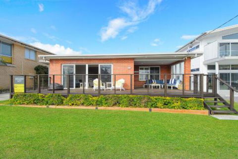 Casa Sorella Beachfront Family Home With Pool - Accommodation Adelaide 3