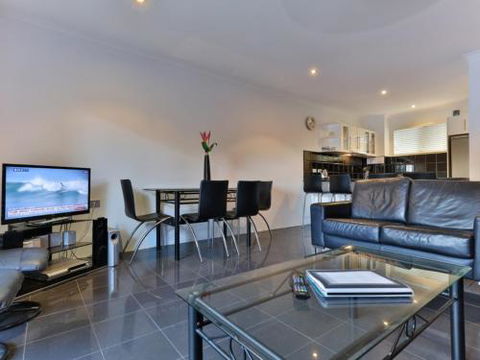 RED COWRIE 321atPALM COVE - Accommodation Adelaide 6