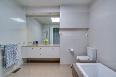 Kalina Retreat Tennis & Pool - Accommodation Adelaide 7