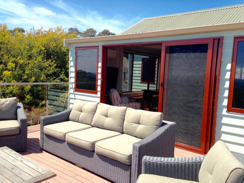 DOLPHIN LOOKOUT COTTAGE Amazing Views Of The Bay Of Fires - Accommodation Adelaide 4