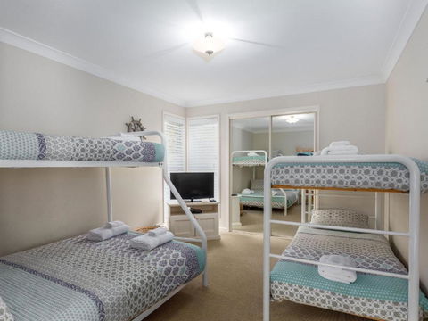 Akarana Beach House :: Jervis Bay Rentals - Accommodation Adelaide 2