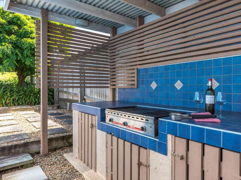 Akarana Beach House :: Jervis Bay Rentals - Accommodation Adelaide 1