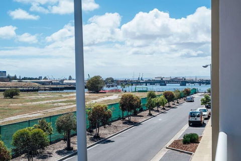 The Cove At New Port Pool Spa Sauna Gym & More - Accommodation Adelaide 1