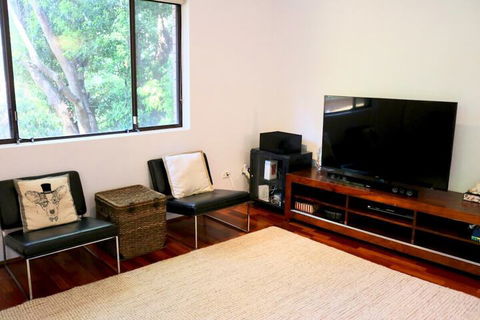 Spacious 3 Bedroom Apartment 20 Min To The CBD - Accommodation Adelaide 4