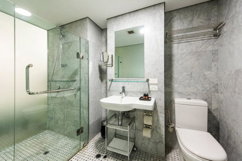 Elegant Studio With Fantastic Rooftop Views - Accommodation Adelaide 4
