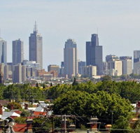 Cosy 1 Bedroom Apartment in Trendy Northcote - Accommodation Adelaide