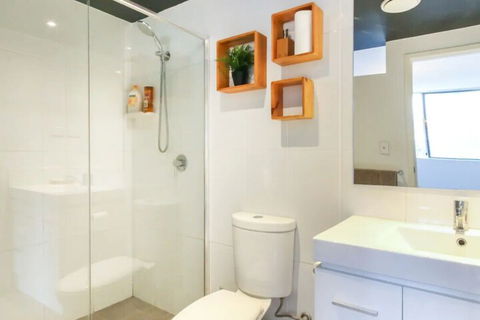 Spacious 2 Bedroom Apartment In Ascot With Large Private Garden - Accommodation Adelaide 3