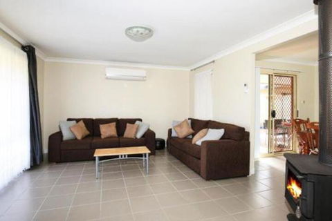 Kingfisher Pet Friendly 10 Mins To Hyams Beach - Accommodation Adelaide 7