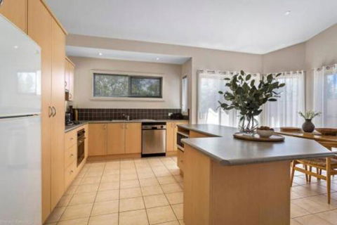 DRIFTWOOD VILLA Free Wifi Walk To Beach - Accommodation Adelaide 5