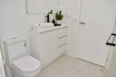 Brand New 2 Bed Apartment With Stunning City Views - Accommodation Adelaide 2