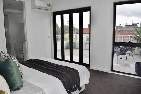 Brand New 2 Bed Apartment With Stunning City Views - Accommodation Adelaide 6