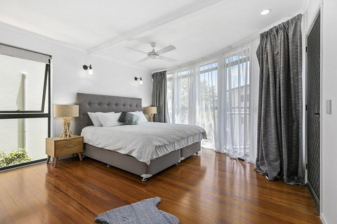 Stunning Beach Front Villa At Castaway Cove - Accommodation Adelaide 6