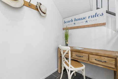 Stunning Beach Front Villa At Castaway Cove - Accommodation Adelaide 4