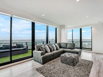 MJ Shortstay Apartments - Platinum Tower - Accommodation Adelaide 1