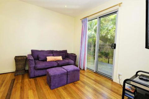 Yallumbee - Accommodation Adelaide 4