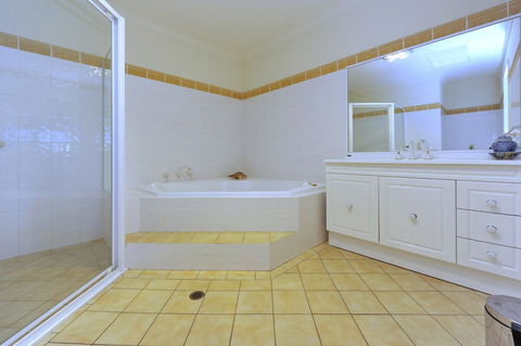 Marine Dr 2 / 70 Fingal Bay - Accommodation Adelaide 1