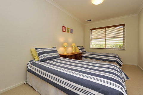 Marine Dr 2 / 70 Fingal Bay - Accommodation Adelaide 5