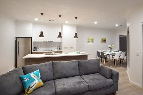 Boats And Bedzzz Houseboat Stays & Renmark River Villas - Accommodation Adelaide 7