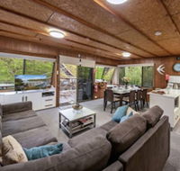 Boats And Bedzzz Houseboat Stays  Renmark River Villas