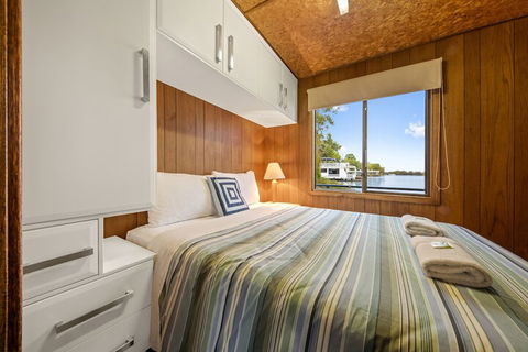 Boats And Bedzzz Houseboat Stays & Renmark River Villas - Accommodation Adelaide 5