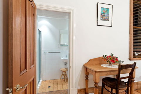 Annies Victorian Terrace Accommodation Fremantle - Accommodation Adelaide 4