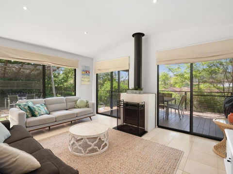 Avoca Beach Living 84 Avoca Drive Avoca Beach - Accommodation Adelaide 3