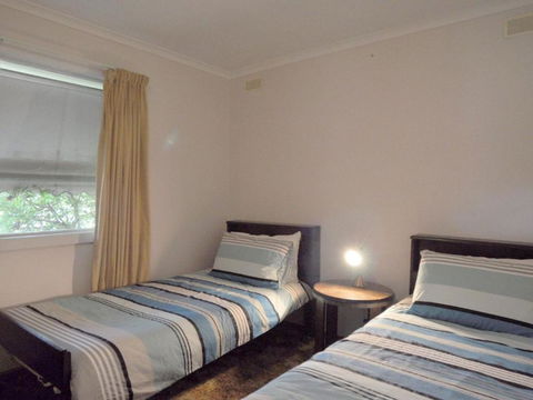 RETRO RETREAT INLET SIDE - Accommodation Adelaide 3