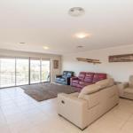 Eclipse 13 / 10 Nettin Circuit - Accommodation Adelaide 0