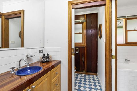 CHRISTOPHERS COTTAGE - Accommodation Adelaide 6