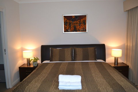 Cypress Drive Townhouse - Accommodation Adelaide 2