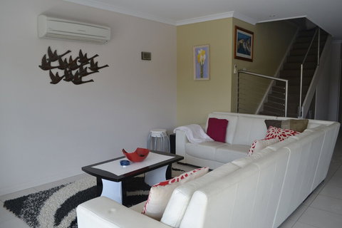 Cypress Drive Townhouse - Accommodation Adelaide 5