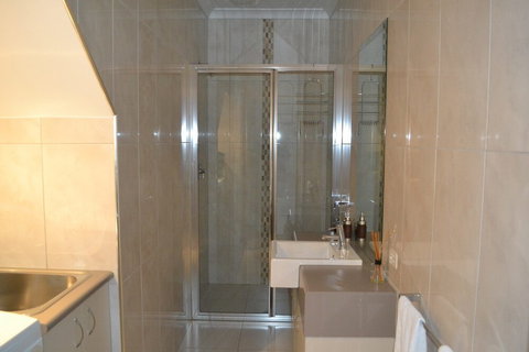 Cypress Drive Townhouse - Accommodation Adelaide 3