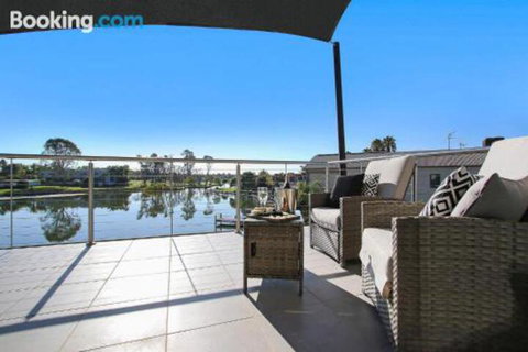 Cypress Townhouse 23 Suite - Accommodation Adelaide 5